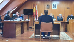  El acusado de abusar de su sobrina apunta al m&oacute;vil econ&oacute;mico y ella ratifica los tocamientos: "Era un ritual"