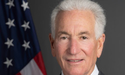 Francia convoca al embajador de EEUU por "instrumentalizar" la muerte del ultranacionalista Quentin Deranque