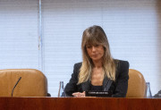 La acusaci&oacute;n mantiene la petici&oacute;n de retirada de pasaporte para Bego&ntilde;a G&oacute;mez y que comparezca cada 15 d&iacute;as en el juzgado