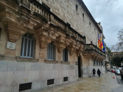 La Fiscal&iacute;a reclama 21 a&ntilde;os de prisi&oacute;n para dos hombres por pagar a menores a cambio de sexo y pr&aacute;cticas fetichistas