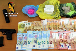 La Guardia Civil desmantela una banda dedicada al tr&aacute;fico de coca&iacute;na asentada en Cartes, con 23 detenidos