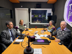 La tertulia de Claudio Acebo, y un deseo de &iexcl;Felices Navidades!         Carlos Magdalena
