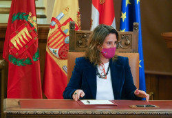 Ribera espera "aportaciones" a la estrategia de gesti&oacute;n del lobo, que habilitar&aacute; 20 millones en ayudas y prevenci&oacute;n